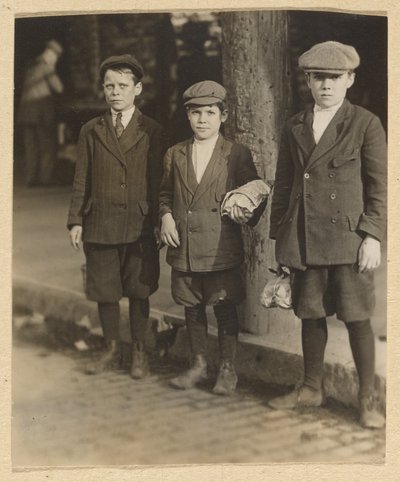 [Three Boys on City Street in Knickers and Caps]. door Lewis W. Hine