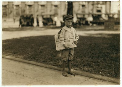 7-jarige krantenjongen Ferris in Mobile, Alabama, 1914 door Lewis Wickes Hine