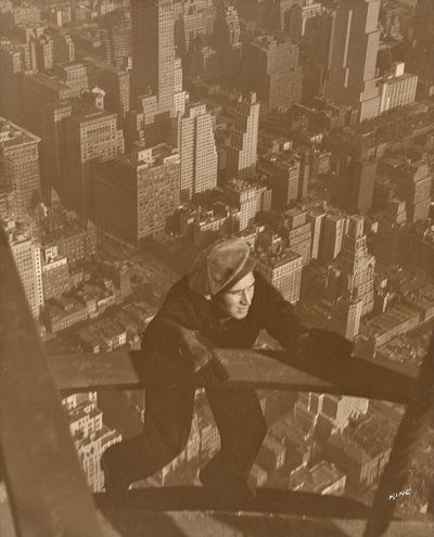 De balken van de Empire State beklimmen - 100 verdiepingen hoog door Lewis Wickes Hine