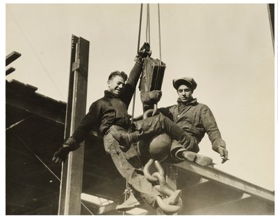 Bouwvakkers Empire State Building, ca.1930 door Lewis Wickes Hine