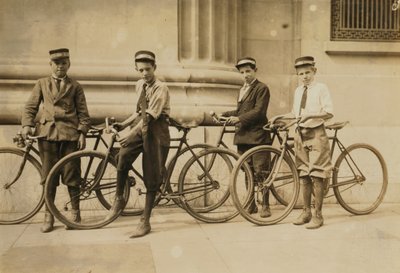 Groep Western Union boodschappers in Norfolk, Virginia, 1911 door Lewis Wickes Hine