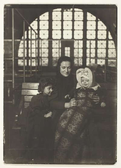 Russische familie, Ellis Island door Lewis Wickes Hine