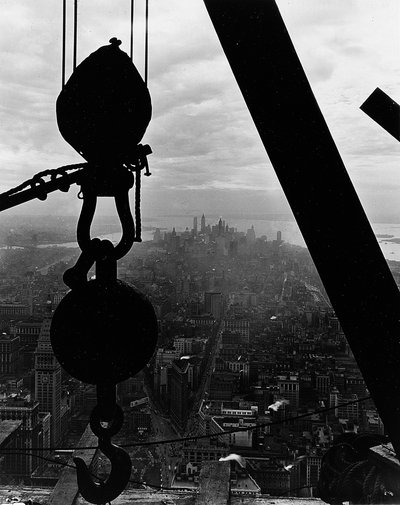 Uitzicht op Lower Manhattan vanaf het Empire State Building, 1931 door Lewis Wickes Hine