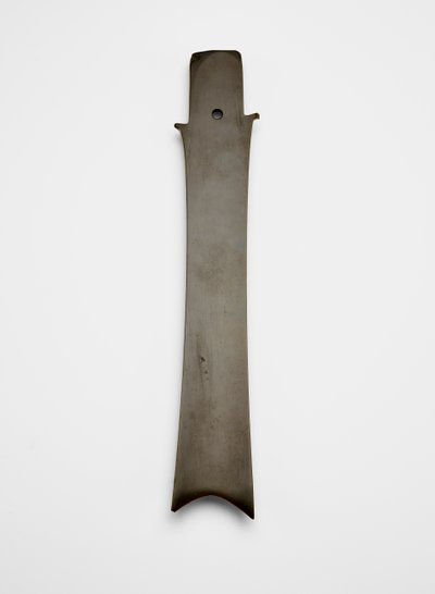 Gevorkt blad (zhang), c.2000-1700 v.Chr. (jade, nefriet) door Liangzhu culture