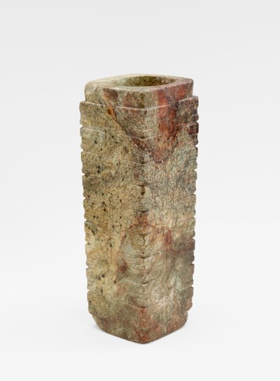 Negenniveau buis (cong) met maskers, c.3300-2250 v.Chr. (jade, nefriet) door Liangzhu culture