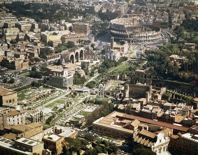 Colosseum of Flavisch Amfitheater, luchtfoto, 70-80 n.Chr., Rome, Italië door Unbekannt Unbekannt
