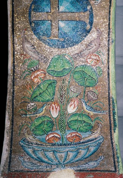 Bloemen en vogels, mozaïek in de vroegchristelijke kerk van Panagia Ahiropiitos of Panagia Acheiropoietos, ook wel Achiropita genoemd (niet door mensenhanden gemaakt), Thessaloniki, Centraal Macedonië, Griekenland, 5e eeuw (foto) door Unbekannt Unbekannt