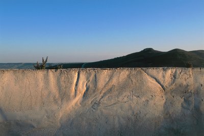Het Grote Cretto (of Barst van Burri), door Alberto Burri, Ghibellina Sicilië, Italië (foto) door Unbekannt Unbekannt