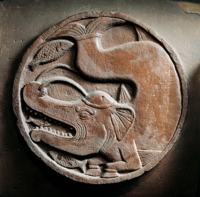 Medallion met zeedier van olifantenkop die vis verslindt, reliëf van Stupa van Bharhut, boeddhistisch monument, Madhya Pradesh, India, Indiase beschaving, 2e eeuw v.Chr. door Unbekannt Unbekannt