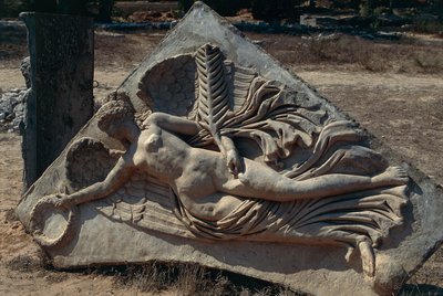 Reliëf van de Boog van Septimius Severus in het Severan-forum dat de Gevleugelde Godin van de Overwinning afbeeldt, Libië, Historisch Tripolitanië, Leptis Magna (UNESCO Werelderfgoedlijst) door Unbekannt Unbekannt