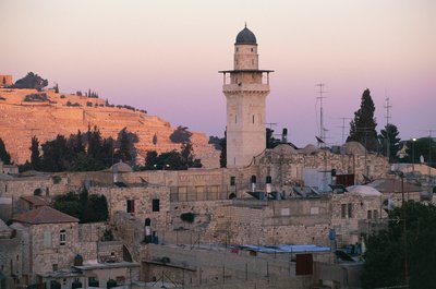 Uitzicht op een minaret in de moslimwijk, Jeruzalem door Unbekannt Unbekannt