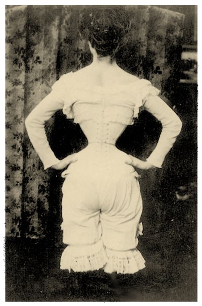 Vrouw die een korset draagt ca. 1865 (foto) door Unbekannt Unbekannt