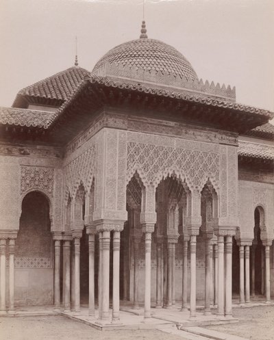 Binnenplaats van de Leeuwen, Alhambra, Granada door Likely Sebastiano Tassinari.