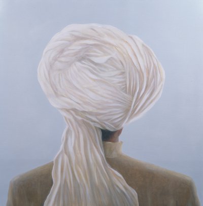 Witte tulband door Lincoln Seligman