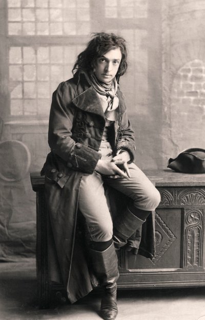 John Martin Harvey 1863-1944, Engelse acteur, 1906 door London Stereoscopic and Photographic Co