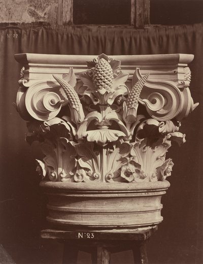 Ornamentale Beeldhouwwerk van het Parijse Operahuis (Kolomfragment) door Louis Emile Durandelle
