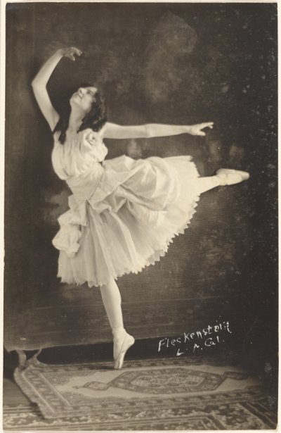 [Ballerina op Pointe]. door Louis Fleckenstein