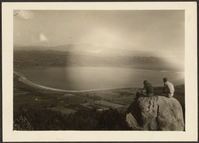 [Figuren in landschap]. door Louis Fleckenstein