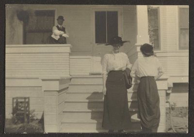 [Figuren op veranda]. door Louis Fleckenstein