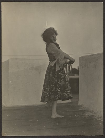 [Florence danst op het dak]. door Louis Fleckenstein