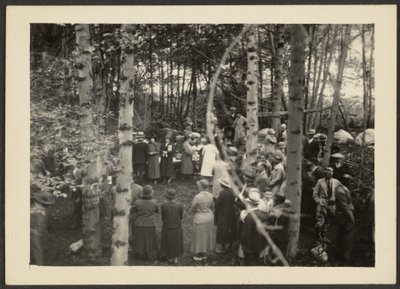 [Groep in het bos]. door Louis Fleckenstein