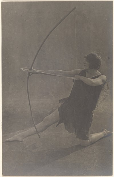 [Kneeling Archer] door Louis Fleckenstein