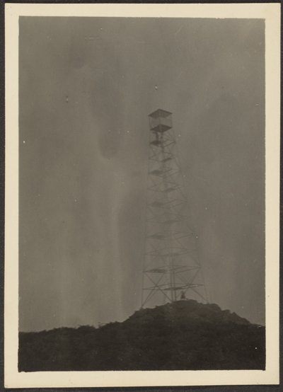 [Landschap met elektrische toren]. door Louis Fleckenstein