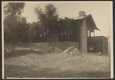 Oak Lodge door Louis Fleckenstein