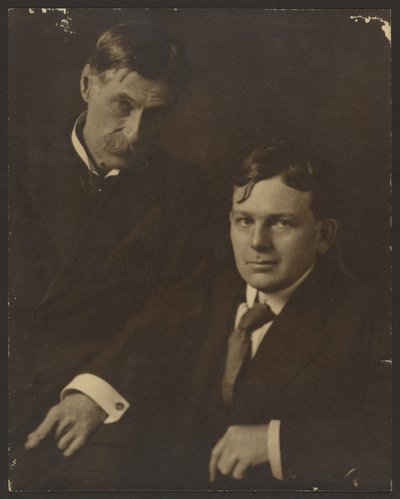 [Portret van twee mannen in pak]. door Louis Fleckenstein