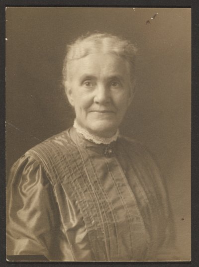 [Portret van een oudere vrouw met kanten kraag]. door Louis Fleckenstein