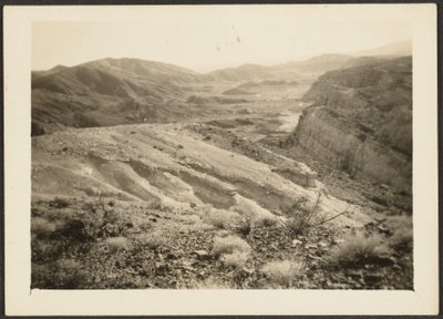 [Rotsachtig Landschap] door Louis Fleckenstein