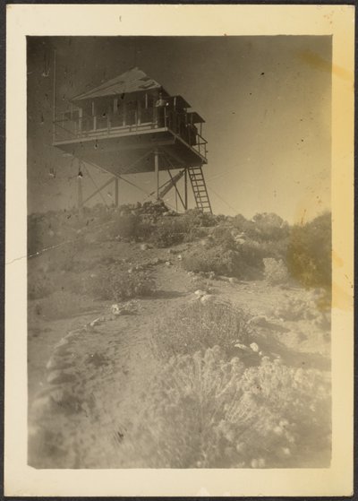 [Uitkijktoren in landschap]. door Louis Fleckenstein