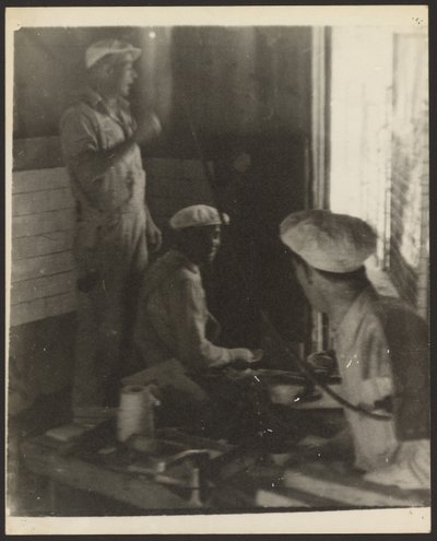[Werklui in huis]. door Louis Fleckenstein