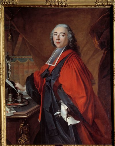 Portret van een magistraat. Op zijn bureau staat een crucifix en schrijfgerei door Louis Tocqué