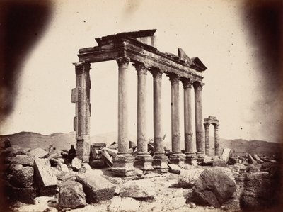 Mausoleum aan het westelijke einde van de colonnade, Palmyra, 1864 (foto) door Louis Vignes