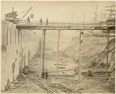 Bouw van het uitgebreide Limehouse Basin, Londen, mei 1869 door Lucas and Tuck