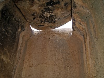 Binnen in een Zuilgraf, Xanthos, Turkije door Lycian