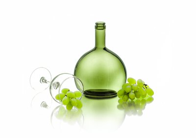 Groene fles wijndruiven door Lydia Jacobs