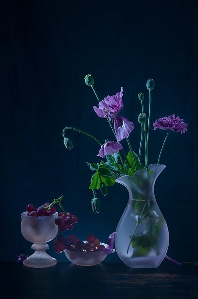 Stemmige papavers en fruit door Lydia Jacobs