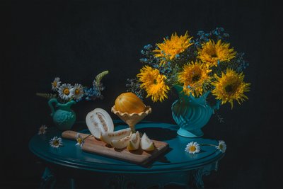 Levendige zonnebloemen en meloen door Lydia Jacobs