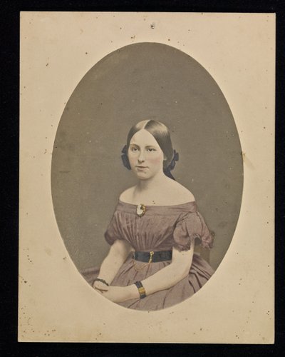 [Portret van een jonge vrouw]. door M.A. Root