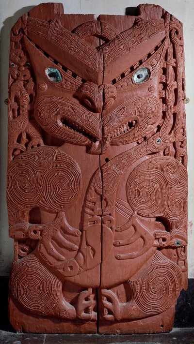 Maori decoratief paneel met denkbeeldige antropomorfe figuur, Nieuw-Zeelandse beschaving door Maori Maori