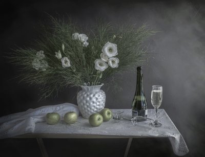 Bloemen en champagne door Margareth Perfoncio