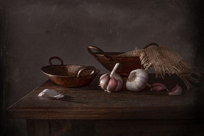 Rustiek stilleven met knoflook door Margareth Perfoncio