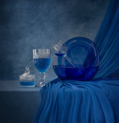 Saffierblauw stilleven door Margareth Perfoncio