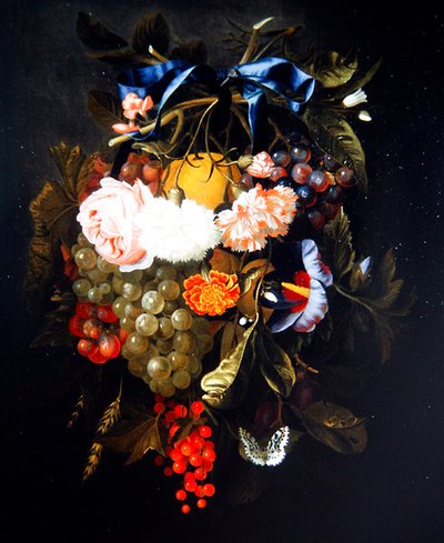 Een Guirlande van Bloemen en Vruchten door Maria van Oosterwyck