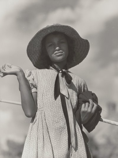 Dochter van een Cajun-familie keert terug naar huis na het vissen in de Cane-rivier, Melrose, Louisiana door Marion Post Wolcott