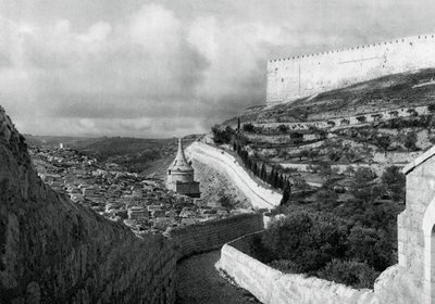 Joodse begraafplaatsen nabij de muur van Jeruzalem, 1937 door Martin Hurlimann