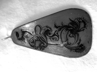 Emaille hanger door Martina Konitzky