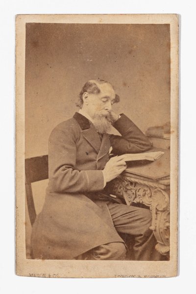 Carte-de-visite van Charles Dickens, door Mason & Co door Mason and Co.